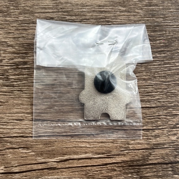 Limited Edition | Amazon Peccy Pin - Picture 2 of 2